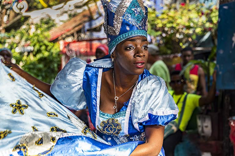 Cuban Yoruba dancer in Callejón de Hamel.